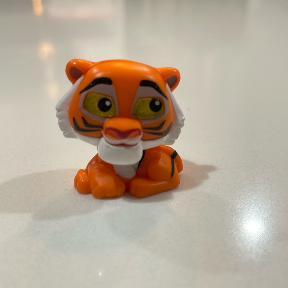 Disney doorables series 7 where khan